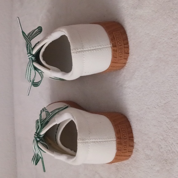 TRETORN NYLITE PLUS CANVAS GREEN AND WHITE SNEAKERS - Picture 3 of 6